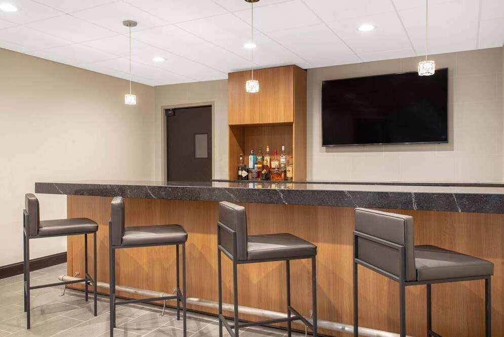 La Quinta Inn & Suites By Wyndham Mooresville Restaurante foto